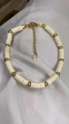 White bracelets for export are fashionable, stylish and versatile. They are in stock details Picture